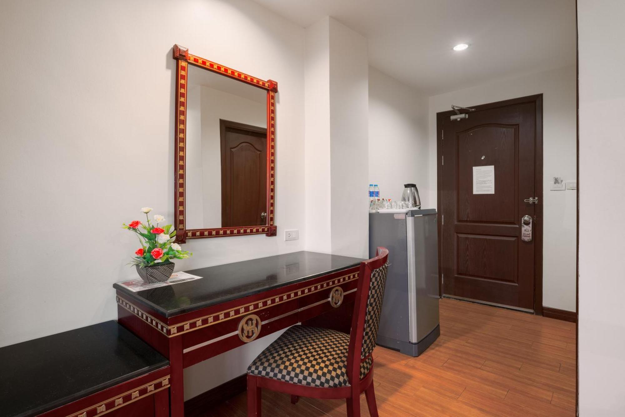 Jomtien Hisotel Habitación foto