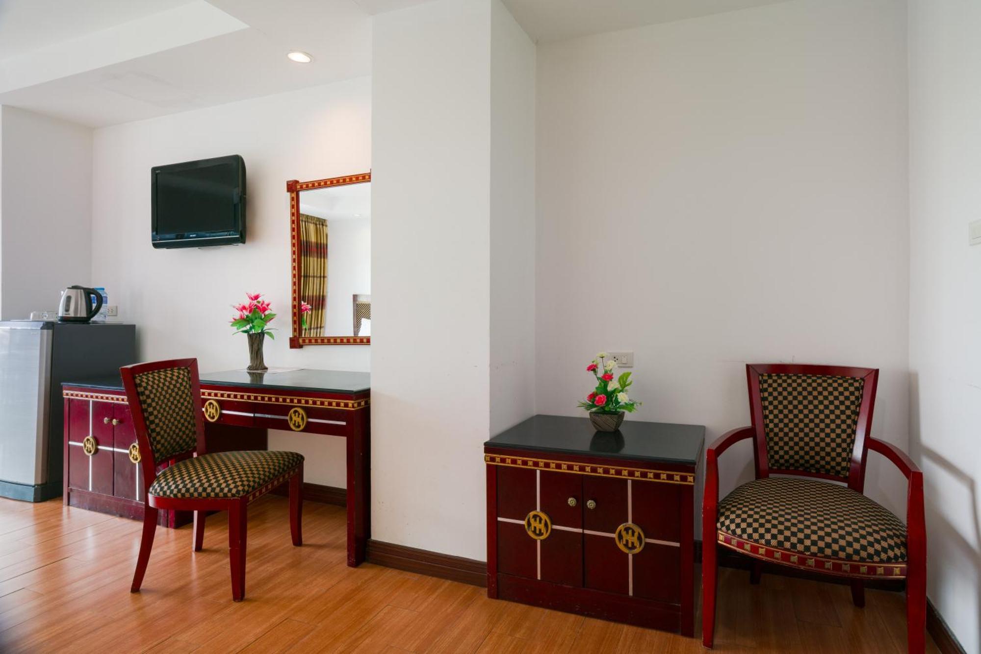 Jomtien Hisotel Habitación foto